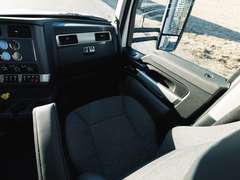 2027 Kenworth T880S PH photo 9