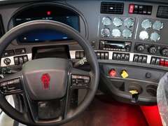 2027 Kenworth T880S PH photo 2