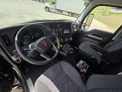 2027 Kenworth T880 photo 3