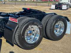 2027 Kenworth T680 photo 10