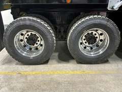 2027 Kenworth T880 photo 3