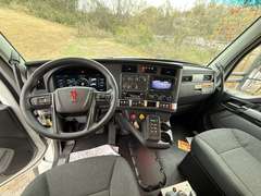 2027 Kenworth T880 photo 3