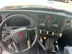 2027 Kenworth T880 photo 3