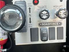 2027 Kenworth T880 photo 7