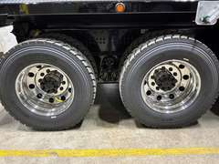 2027 Kenworth T880 photo 3