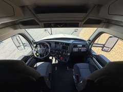 2027 Kenworth T680 photo 3