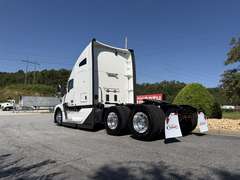 2027 Kenworth T680 photo 9
