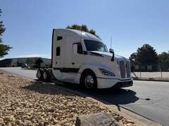 2027 Kenworth T680 photo 1