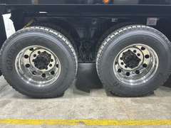 2027 Kenworth T880S photo 3