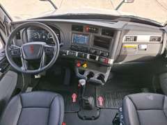 2027 Kenworth T680 photo 3