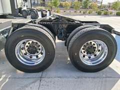 2027 Kenworth T680 photo 4