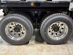 2027 Kenworth T880 photo 3