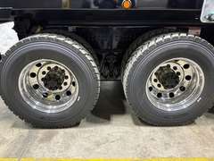 2027 Kenworth T880 photo 3