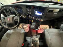 2027 Kenworth T880S photo 2
