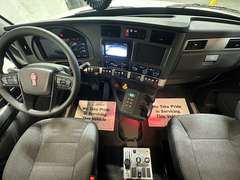 2027 Kenworth T880 photo 3