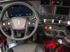 2027 Kenworth T680 photo 2