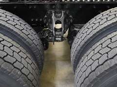 2027 Kenworth T680 photo 3