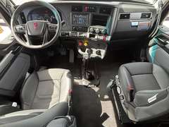2027 Kenworth T680 photo 3