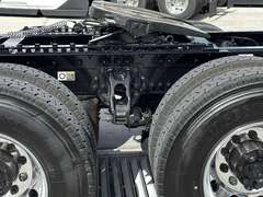 2027 Kenworth T680 photo 4