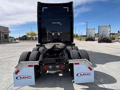 2027 Kenworth T680 photo 5