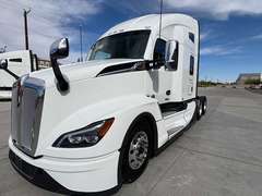 2027 Kenworth T680 photo 2