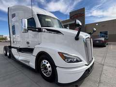2027 Kenworth T680 photo 1