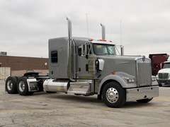 2027 Kenworth W900L photo 1