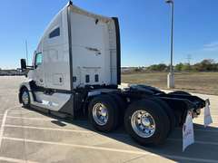 2027 Kenworth T680 photo 7