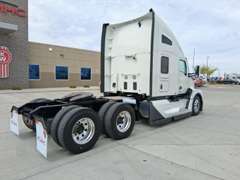 2027 Kenworth T680 photo 9