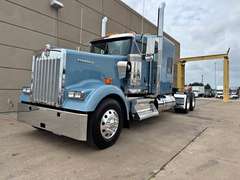 2027 Kenworth W900L photo 2