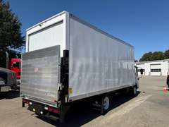 2025 Isuzu NRR photo 4