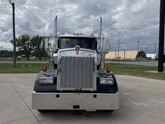 2027 Kenworth W900L photo 7