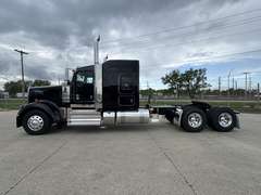 2027 Kenworth W900L photo 9