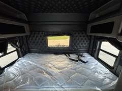2027 Kenworth W900L photo 10