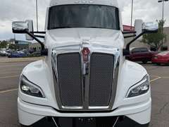 2027 Kenworth T680 photo 9