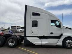 2027 Kenworth T680 photo 7