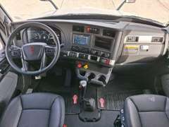 2027 Kenworth T680 photo 3