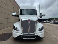 2027 Kenworth T680 photo 2