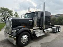 2027 Kenworth W900L photo 2