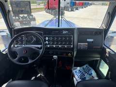 2027 Kenworth W900L photo 3