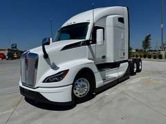 2027 Kenworth T680 photo 2