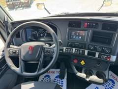 2027 Kenworth T680 photo 3