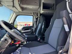 2027 Kenworth T680 photo 5