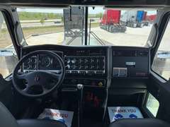 2027 Kenworth W900L photo 3