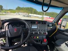 2027 Kenworth T880 photo 3