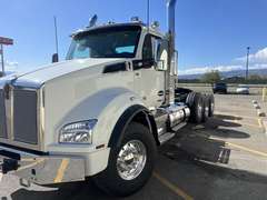 2027 Kenworth T880 photo 2