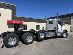 2027 Kenworth T880 photo 7