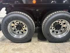 2027 Kenworth T880 photo 3