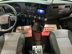 2027 Kenworth T880S photo 2