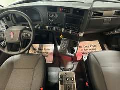 2027 Kenworth T880S photo 3